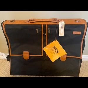 Hartmann
Packcloth Deluxe Garment Bag Carry-on